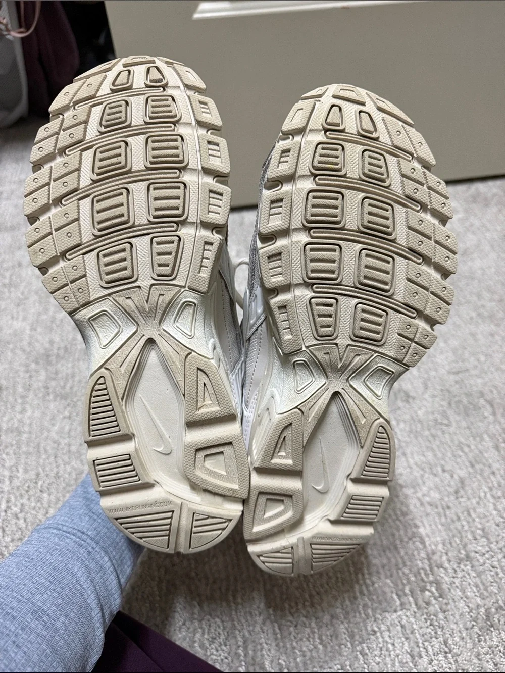 Nike Womens Initiator Sneakers size 9